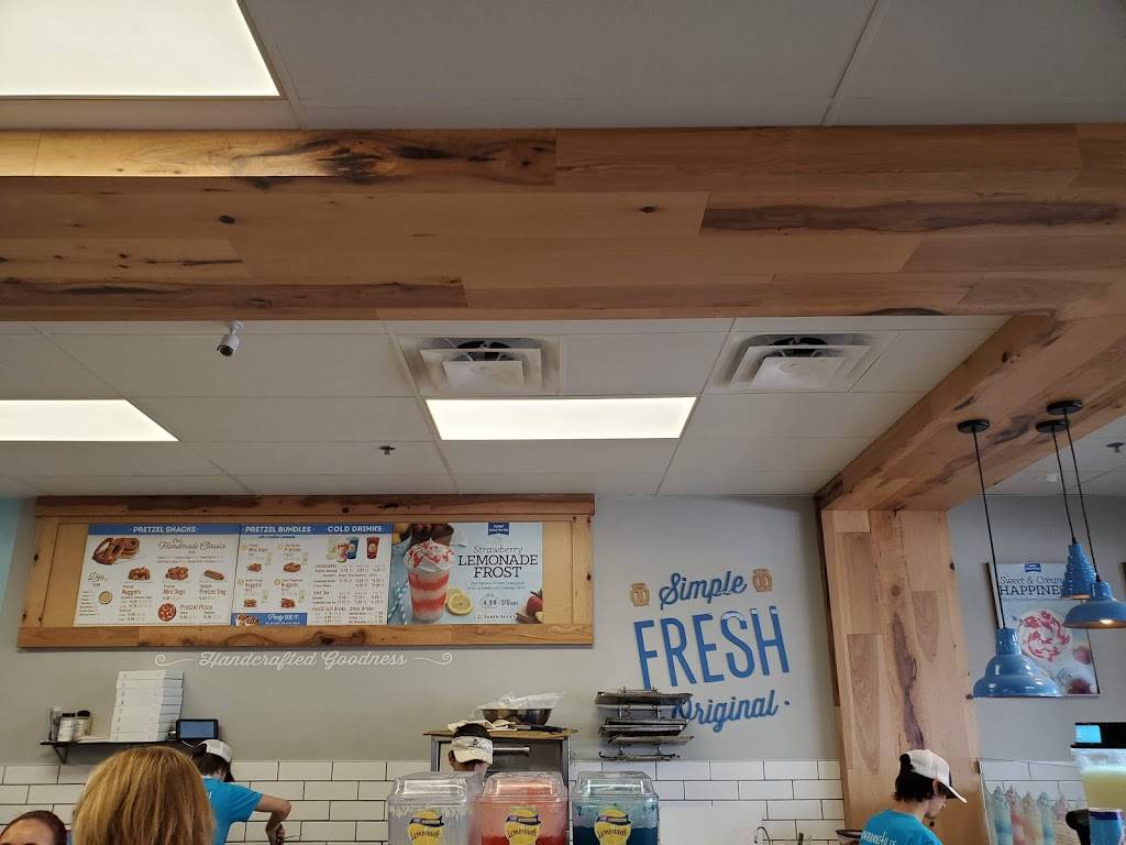 Planet Smoothie | restaurant | 241 Fort Evans Rd NE Suite 893, Leesburg, VA 20176, USA | 4803624800 OR +1 480-362-4800