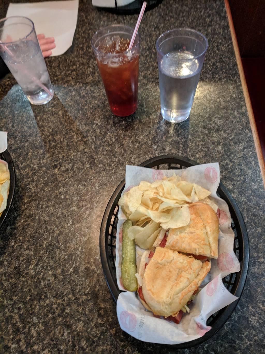 Pizza Hut | meal takeaway | 1802 Military Ave, Baxter Springs, KS 66713, USA | 6208562399 OR +1 620-856-2399