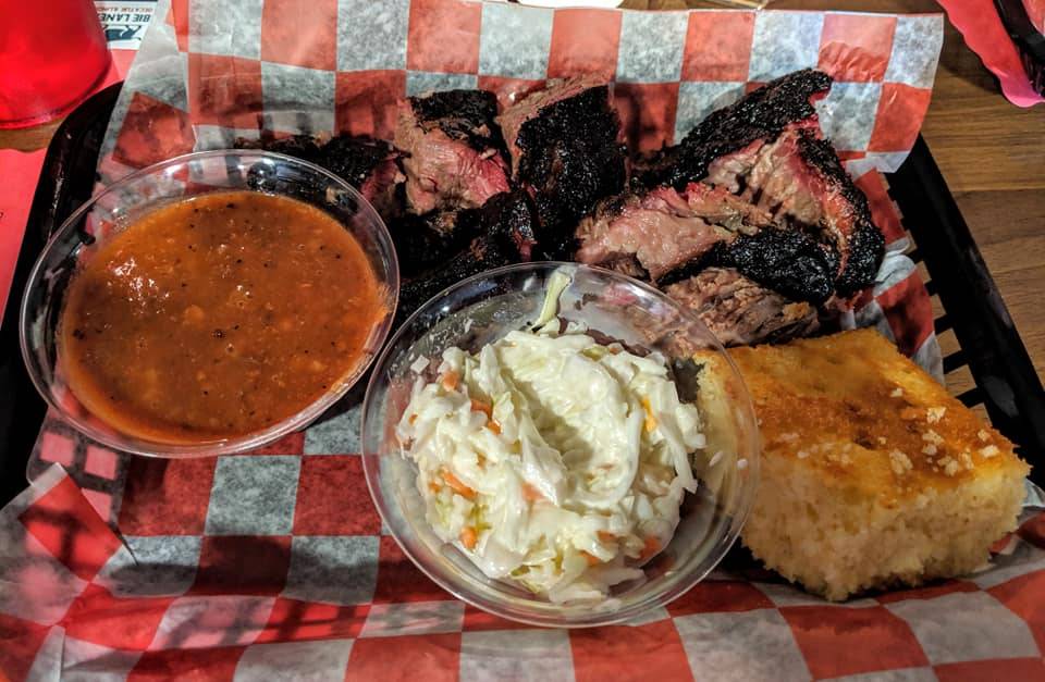 Bobbie Lane BBQ | restaurant | 101 S Main St, Decatur, IL 62523, United States | 2174336355 OR +1 217-433-6355