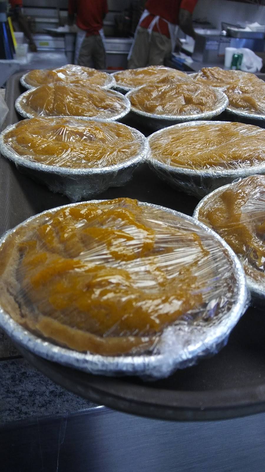 Mr Charles Chicken & Fish | restaurant | 3100 Statesville Ave, Charlotte, NC 28206, USA | 7043330455 OR +1 704-333-0455