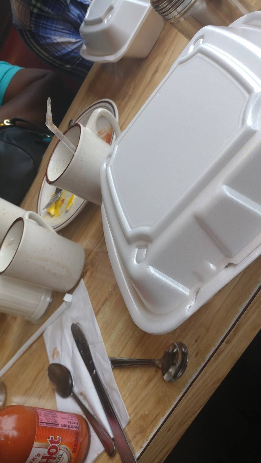 Jordans Family Restaurant | restaurant | 7031 Michigan Ave, Detroit, MI 48210, USA | 3138438830 OR +1 313-843-8830