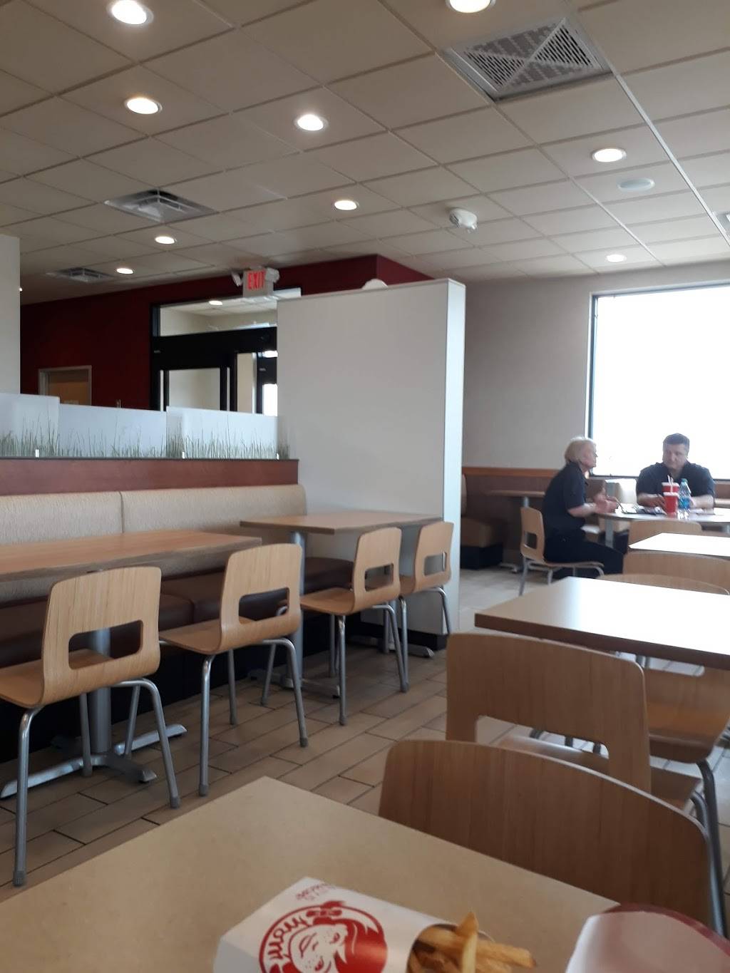 Wendys | restaurant | 28481 Telegraph Rd, Southfield, MI 48034, USA | 2483524474 OR +1 248-352-4474