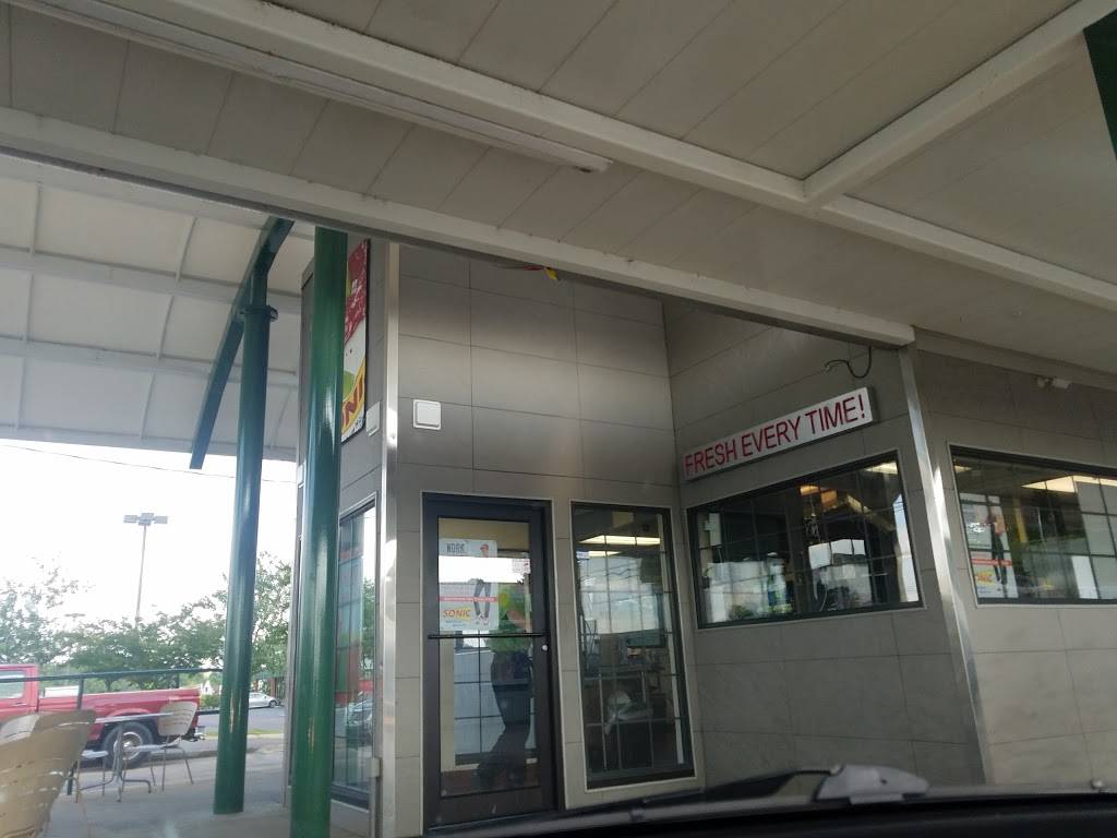 Sonic Drive-In | restaurant | 914 US Hwy 72 E, Athens, AL 35611, USA | 2562320024 OR +1 256-232-0024
