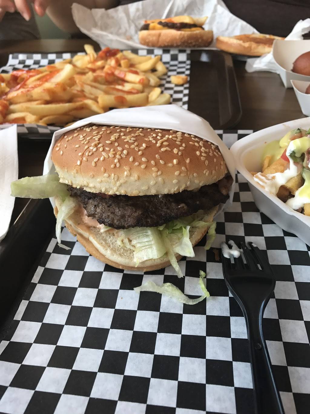Savory Burger | restaurant | 2290 Atlantic Ave, Long Beach, CA 90806, USA | 5623175717 OR +1 562-317-5717