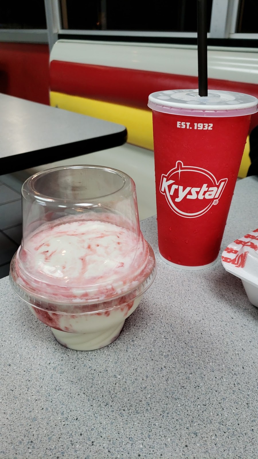 Krystal | meal takeaway | 1914 Government St, Mobile, AL 36606, USA | 2514711636 OR +1 251-471-1636