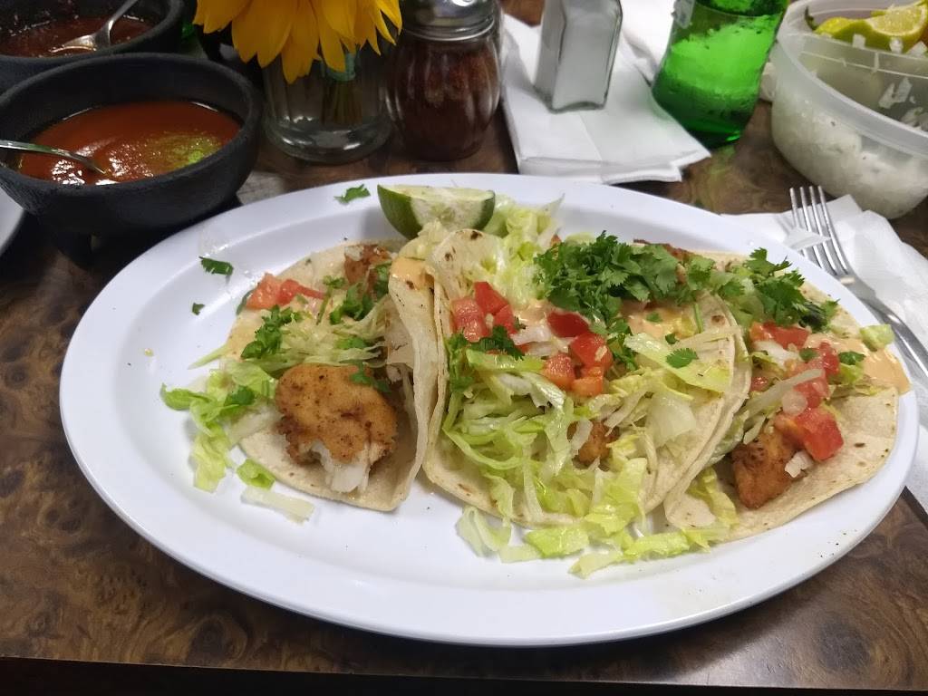 La Placita Restaurant | restaurant | 305 W 6th St, Oxnard, CA 93030, USA | 8052403149 OR +1 805-240-3149