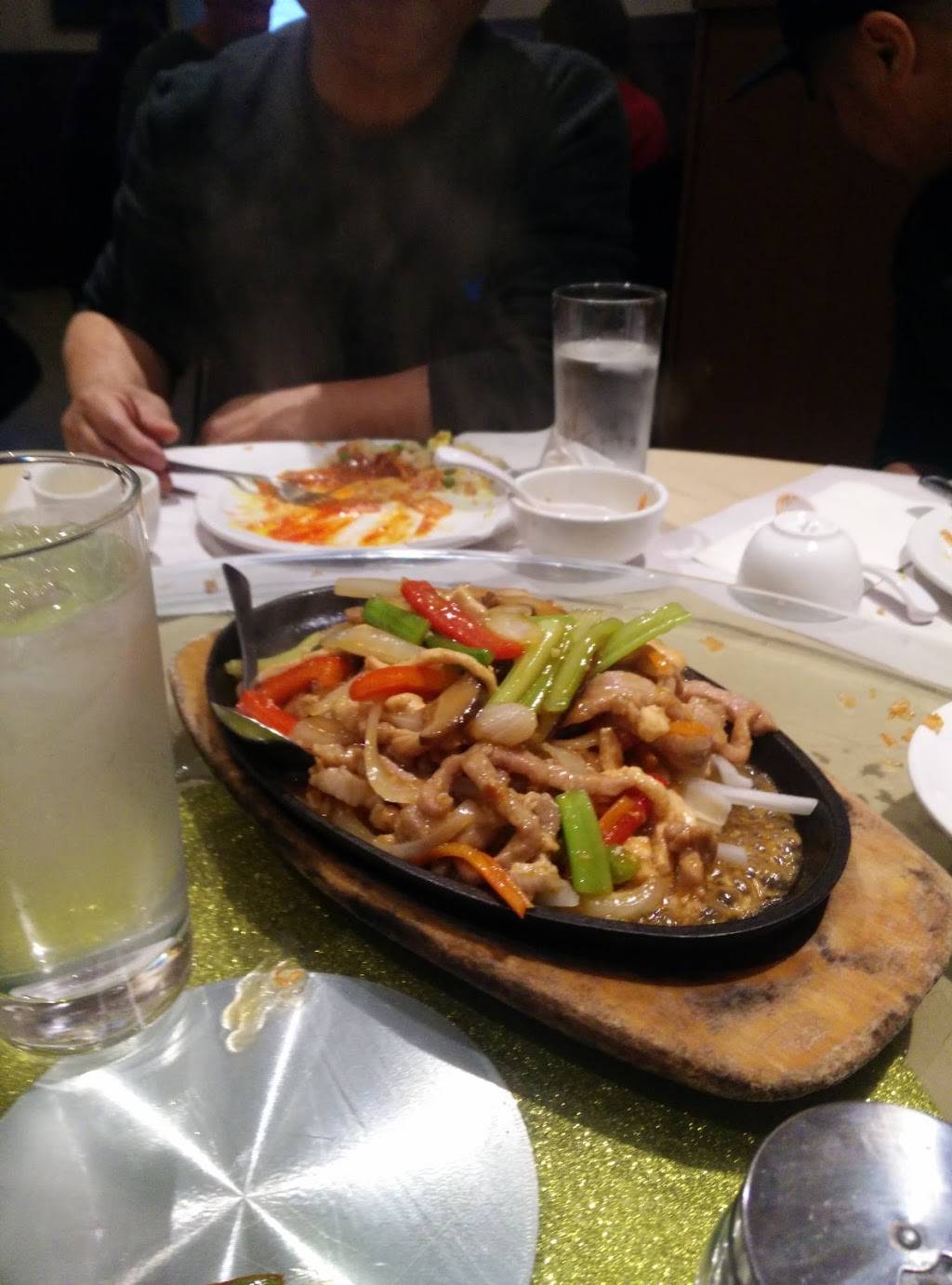 Royal Treasure Restaurant | restaurant | 774 Somerset St W, Ottawa, ON K1R 6R1, Canada | 6132378827 OR +1 613-237-8827