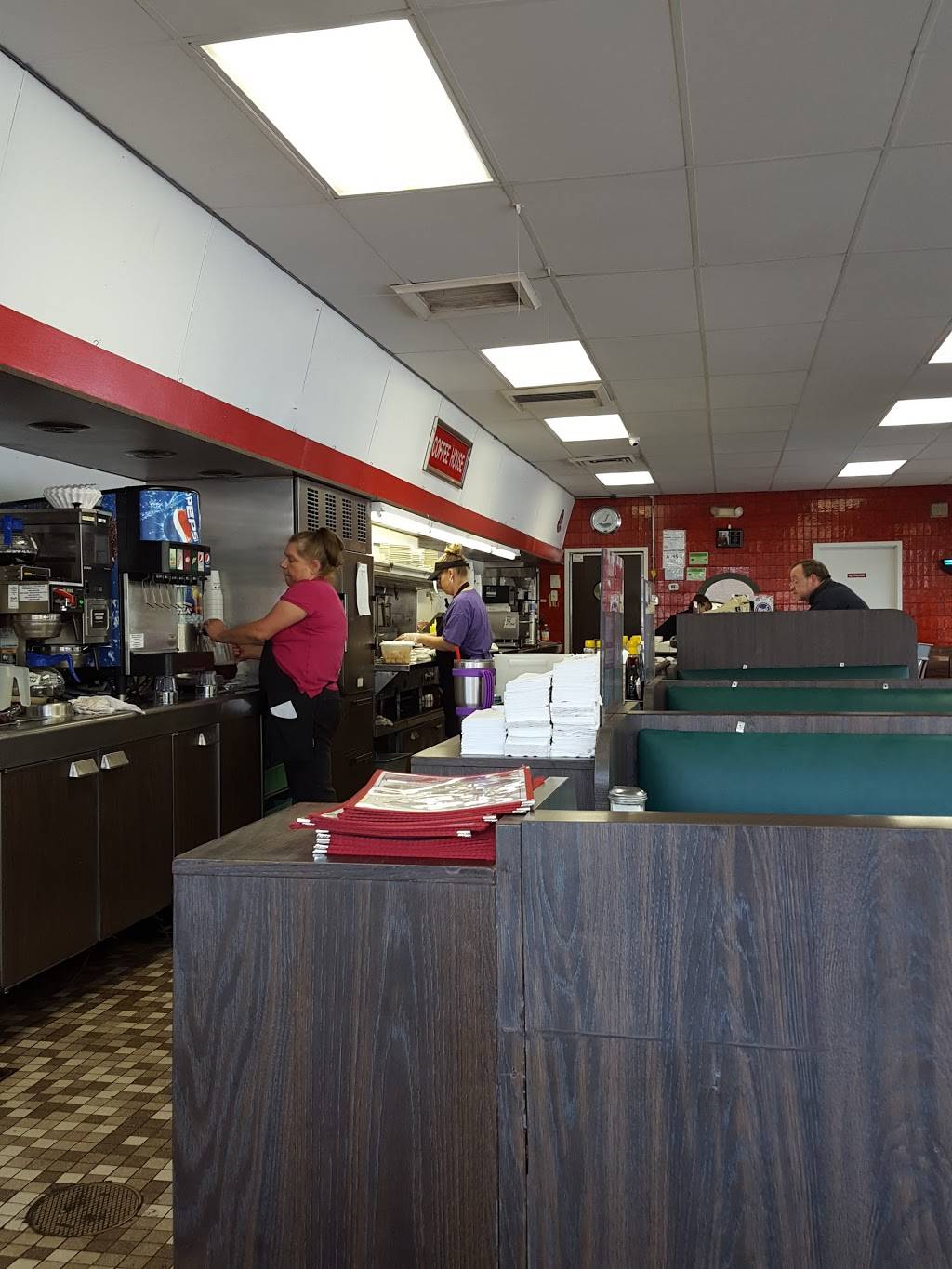 Coffee House Waffle Shop | cafe | 125 Hickory Blvd, Lenoir, NC 28645, USA | 8287587636 OR +1 828-758-7636