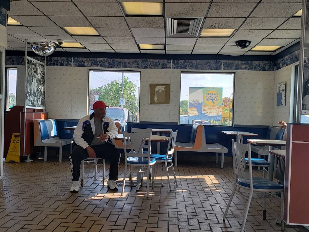White Castle | restaurant | 3524 N Kingshighway Blvd, St. Louis, MO 63115, USA | 3143853576 OR +1 314-385-3576