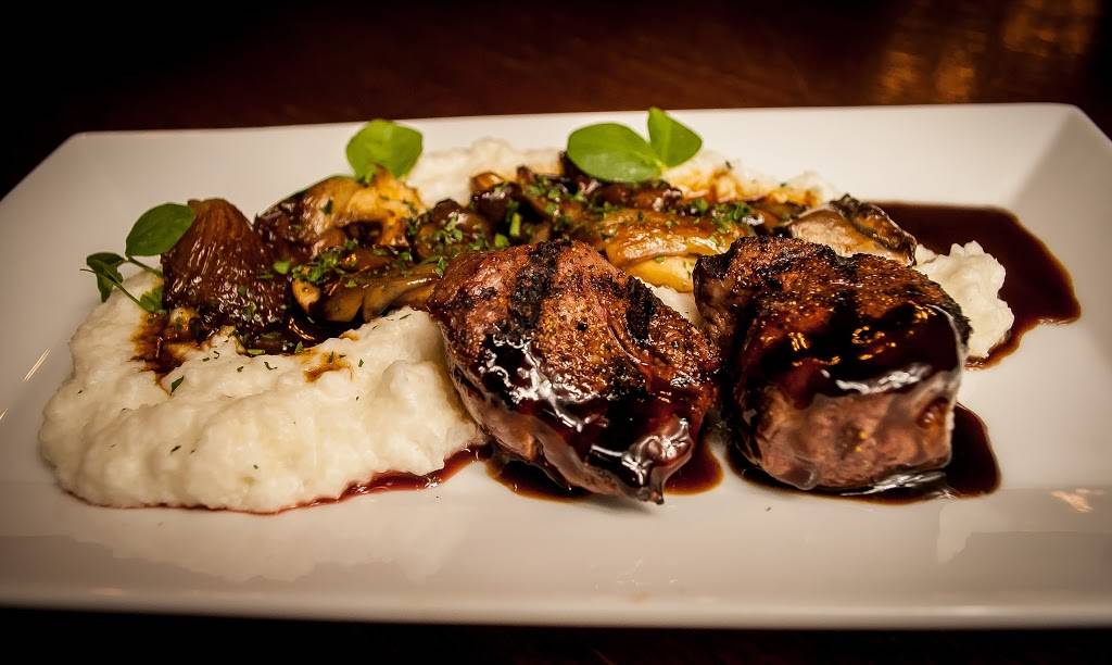 Fifolet Cajun & Cocktails | restaurant | 1942 W Division St, Chicago, IL 60622, USA | 7733846886 OR +1 773-384-6886