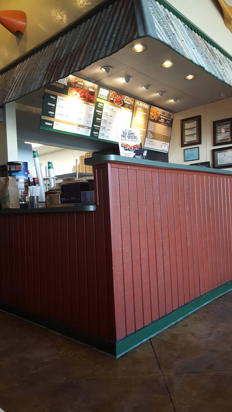 Wingstop | restaurant | 3128 Forest Ln #251, Dallas, TX 75234, USA | 9722439464 OR +1 972-243-9464