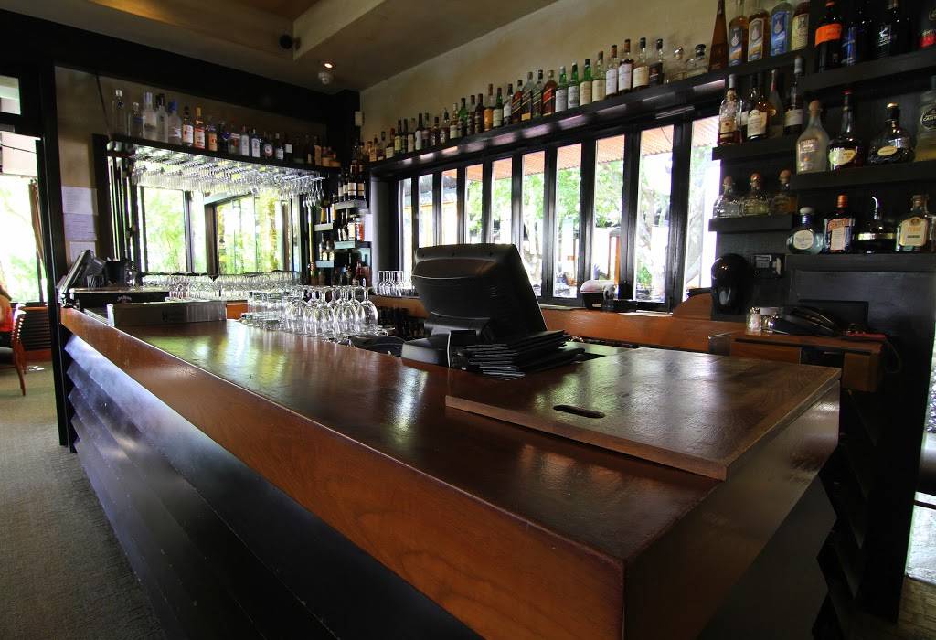 Spencers Restaurant | restaurant | 701 W Baristo Rd, Palm Springs, CA 92262, USA | 7603273446 OR +1 760-327-3446