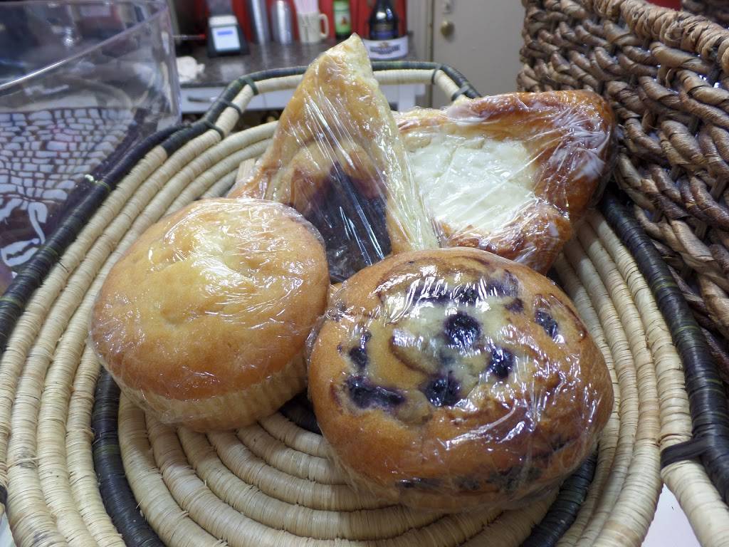 Village Coffee Pot of Mount Dora | bakery | 425 N Donnelly St, Mt Dora, FL 32757, USA | 3523833334 OR +1 352-383-3334