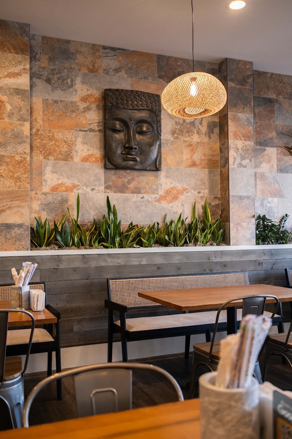 Loving Hut (North Park) | restaurant | 1905 El Cajon Blvd, San Diego, CA 92104, USA | 6196839490 OR +1 619-683-9490