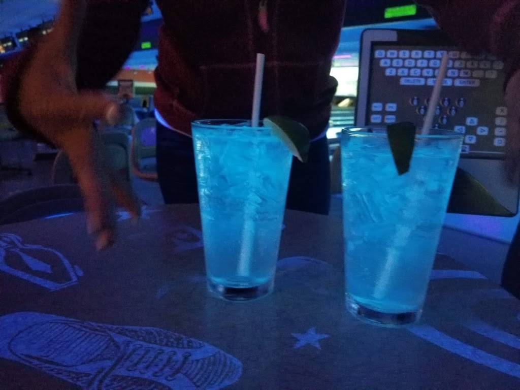 Bowlero Melbourne | restaurant | 1099 N Wickham Rd, Melbourne, FL 32935, USA | 3212422695 OR +1 321-242-2695