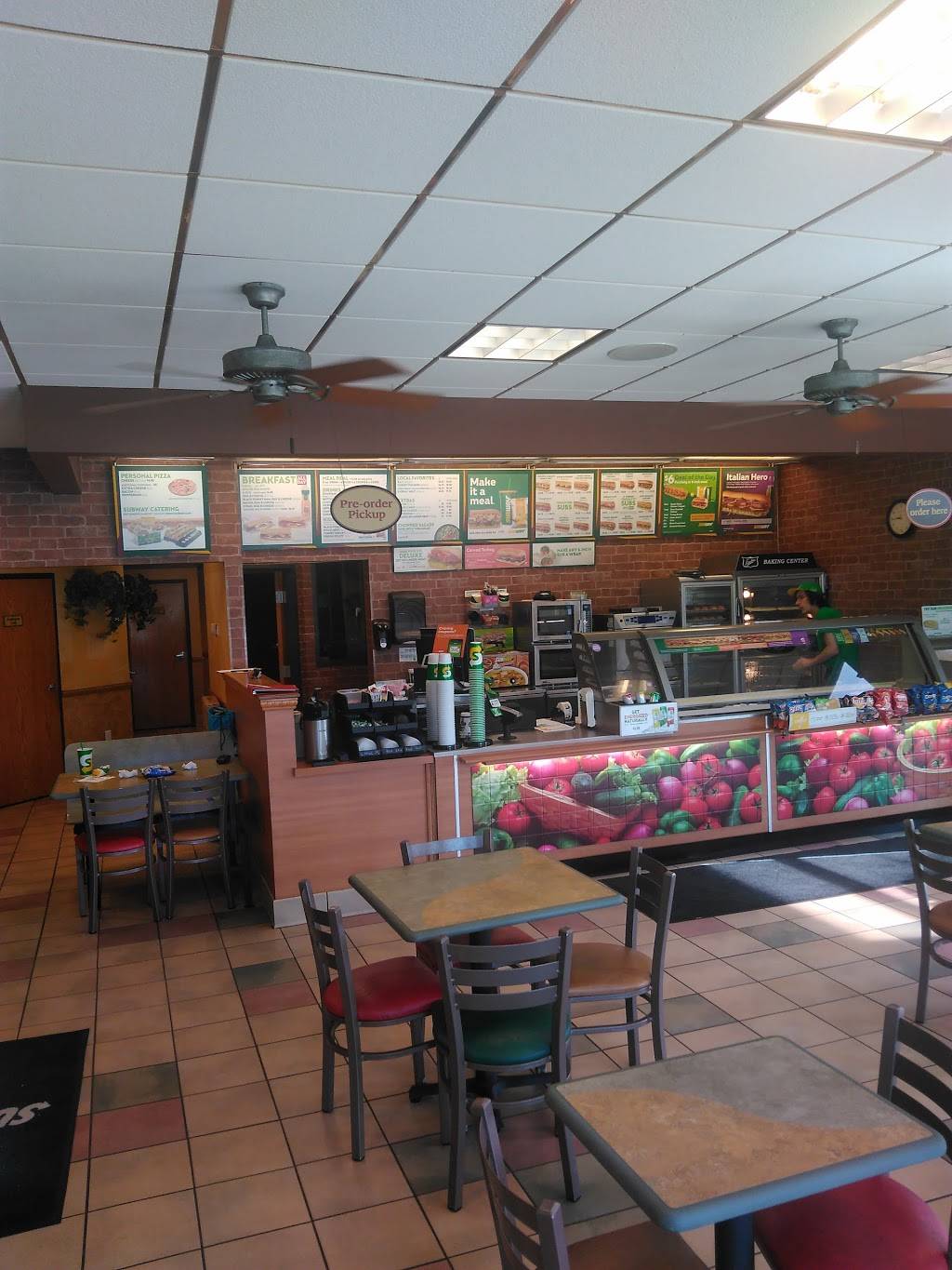 Subway | restaurant | 308 W 1st Ave, Coal Valley, IL 61240, USA | 3097990000 OR +1 309-799-0000