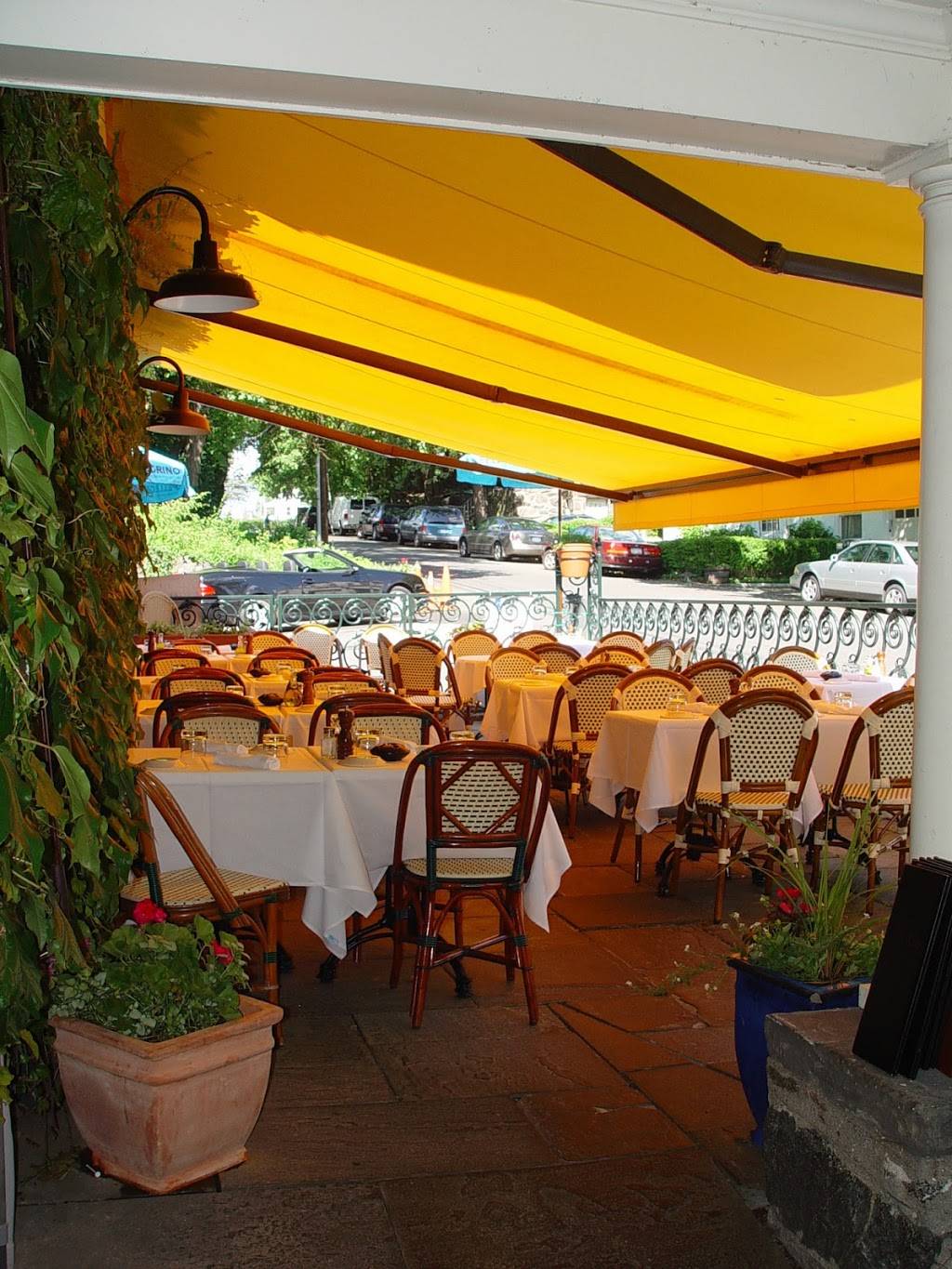 Polpo Restaurant & Saloon | restaurant | 554 Old Post Road #3, Greenwich, CT 06830, USA | 2036291999 OR +1 203-629-1999