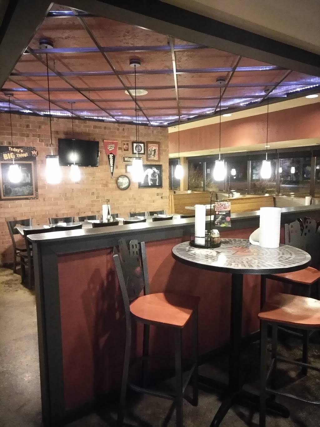 Pizza Hut | restaurant | 2154 N Lewis Ave, Waukegan, IL 60087, USA | 8472445303 OR +1 847-244-5303