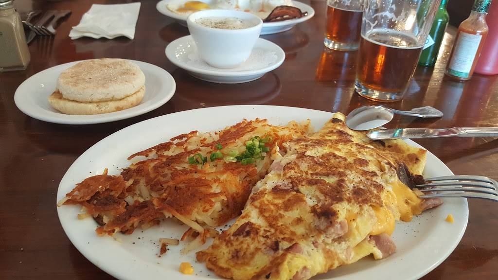 Zinis Diner | restaurant | 796 S Cloverdale Blvd, Cloverdale, CA 95425, USA | 7078949444 OR +1 707-894-9444