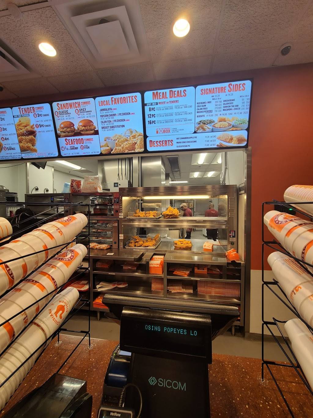 Popeyes Louisiana Kitchen | restaurant | 1510 N High St, Columbus, OH 43201, USA | 6149728820 OR +1 614-972-8820