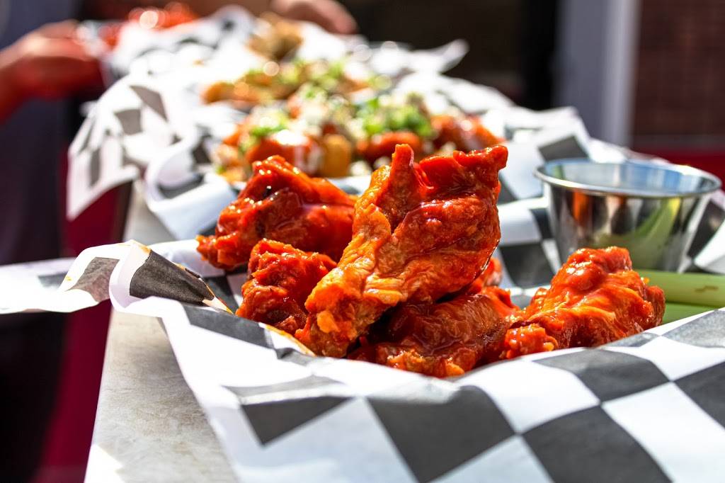 Center Court Pizza and Brew | restaurant | 24345 Gosling Rd #100, Spring, TX 77389, USA | 8328436057 OR +1 832-843-6057