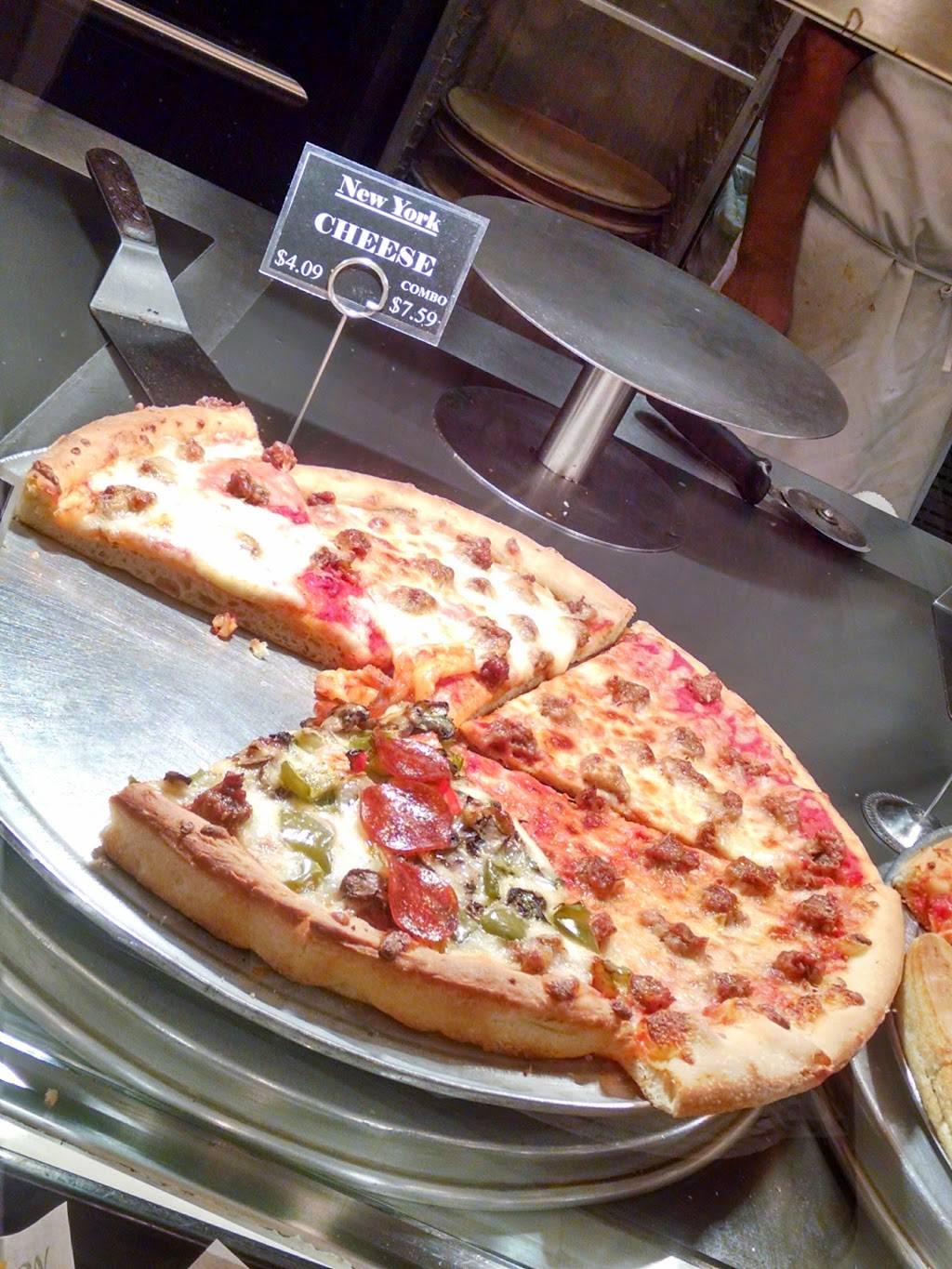 Sbarro | restaurant | 114 Yorktown Shopping Center, Lombard, IL 60148, USA | 6304952755 OR +1 630-495-2755