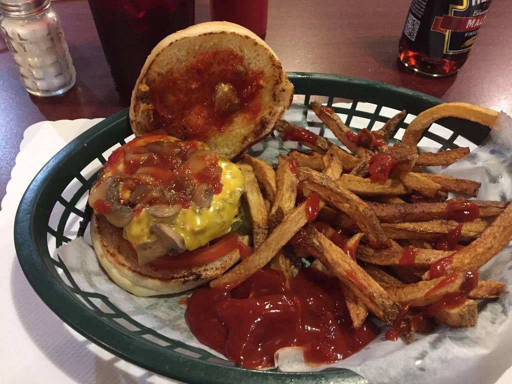 Marshs Diner | restaurant | 108 N Main St, Amsterdam, OH 43903, USA | 7405433005 OR +1 740-543-3005