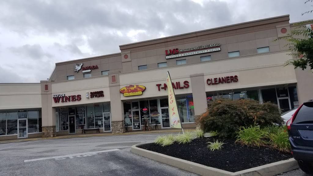 Festive Board | restaurant | 2031 Springwood Rd, York, PA 17403, USA | 7178542420 OR +1 717-854-2420