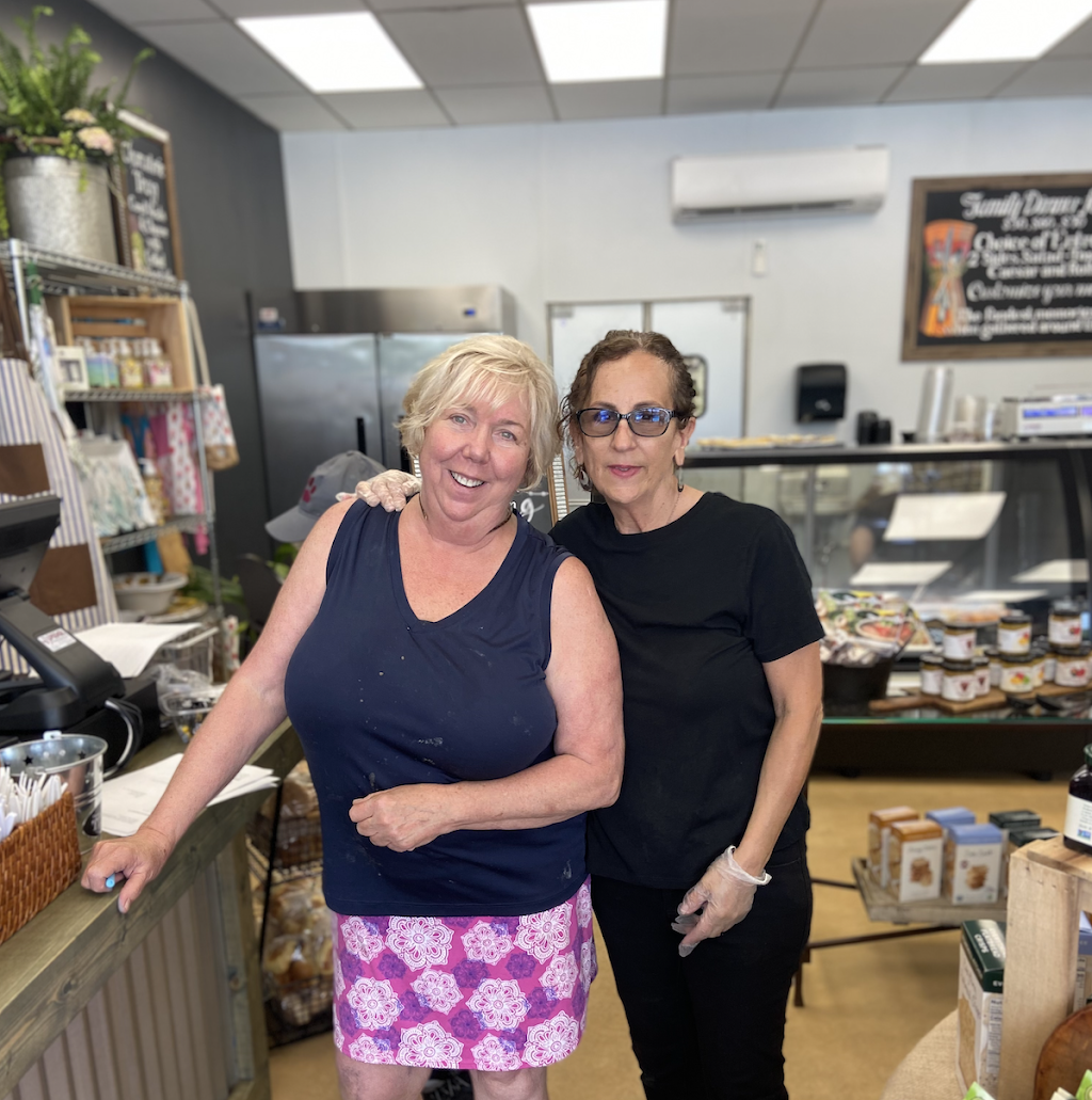 Dottys Gourmet Kitchen | meal takeaway | 2058 Sproul Rd, Broomall, PA 19008, USA | 6103554400 OR +1 610-355-4400