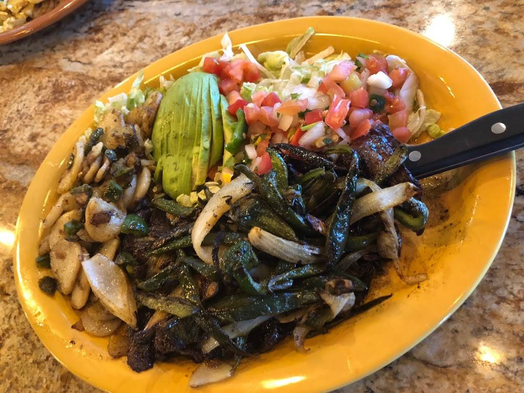 Vakeroz Family Restaurant & Cantina | restaurant | 12255 Teel Pkwy #460, Frisco, TX 75033, USA | 4699807898 OR +1 469-980-7898