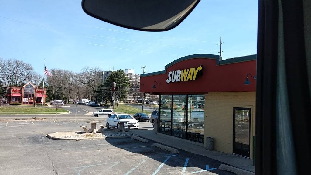 Subway | restaurant | 1741 Apple Ave, Muskegon, MI 49442, USA | 2317773597 OR +1 231-777-3597