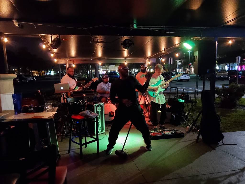 Whiskey Wings St.Pete | restaurant | 10400 Roosevelt Blvd N, St. Petersburg, FL 33716, USA | 7279143863 OR +1 727-914-3863