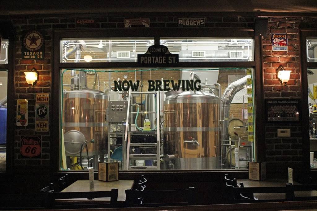 Olde Peninsula Brewpub & Restaurant | restaurant | 200 E Michigan Ave, Kalamazoo, MI 49007, USA | 2693432739 OR +1 269-343-2739