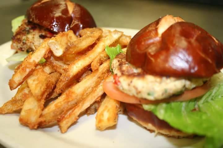 Toms Oyster Bar | restaurant | 318 S Main St, Royal Oak, MI 48067, USA | 2485411186 OR +1 248-541-1186