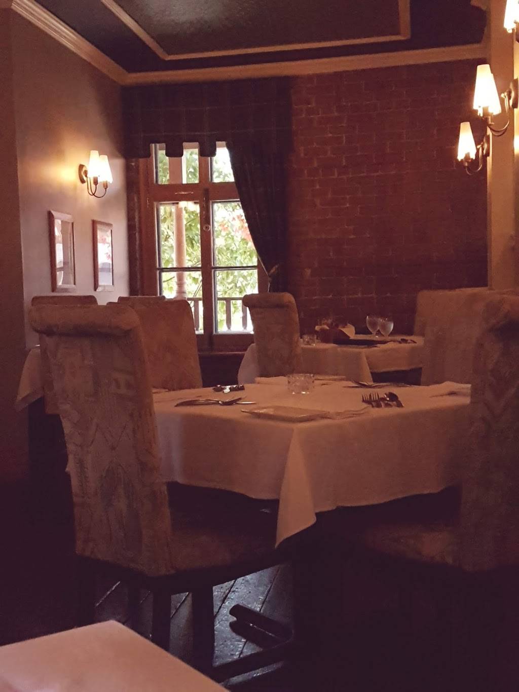 Restaurant Le Lupin | restaurant | 376 Rue Saint Georges, Trois-Rivières, QC G9A 2K6, Canada | 8193704740 OR +1 819-370-4740