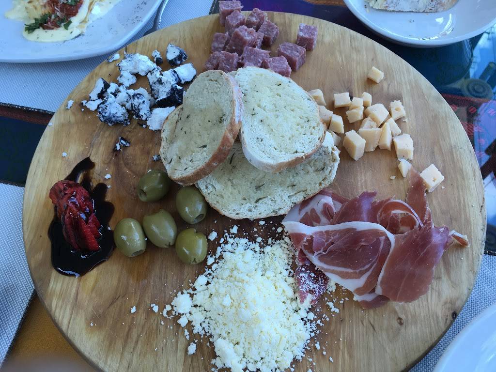 Riochia7 CEART | restaurant | Edificios de ceart, Rio Tijuana 3ra Etapa, Tijuana, B.C., Mexico | 016641040212 OR +52 664 104 0212