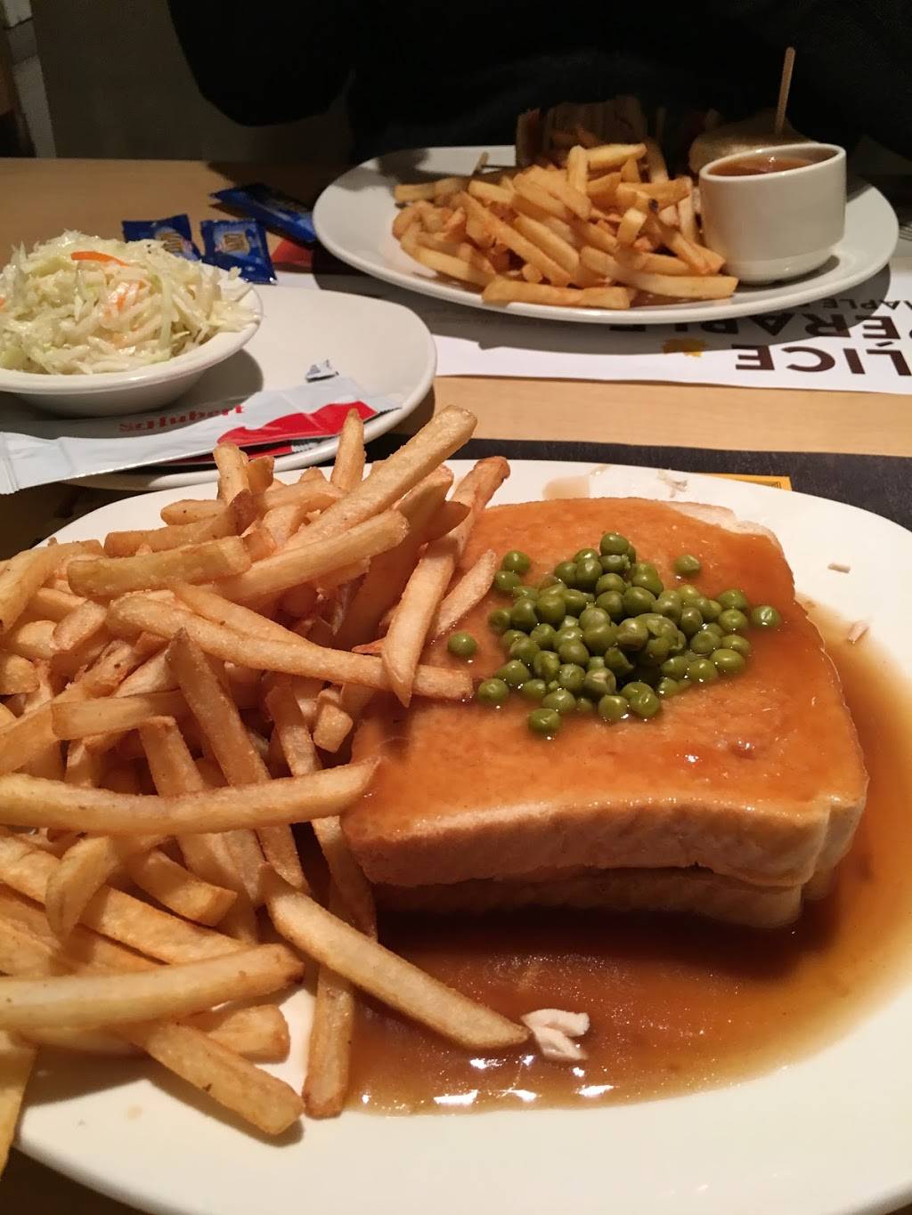 Rôtisserie St-Hubert | restaurant | 665 32e Avenue, Lachine, QC H8T 3G6, Canada | 5143855555 OR +1 514-385-5555