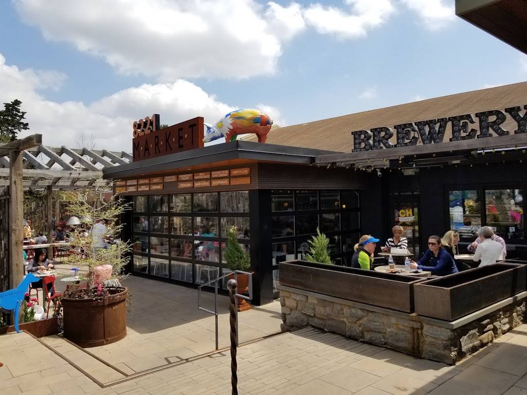 Chestnut Hill Brewing Company | restaurant | Market at the Fareway, 8221 Germantown Ave, Philadelphia, PA 19118, USA | 2152470300 OR +1 215-247-0300