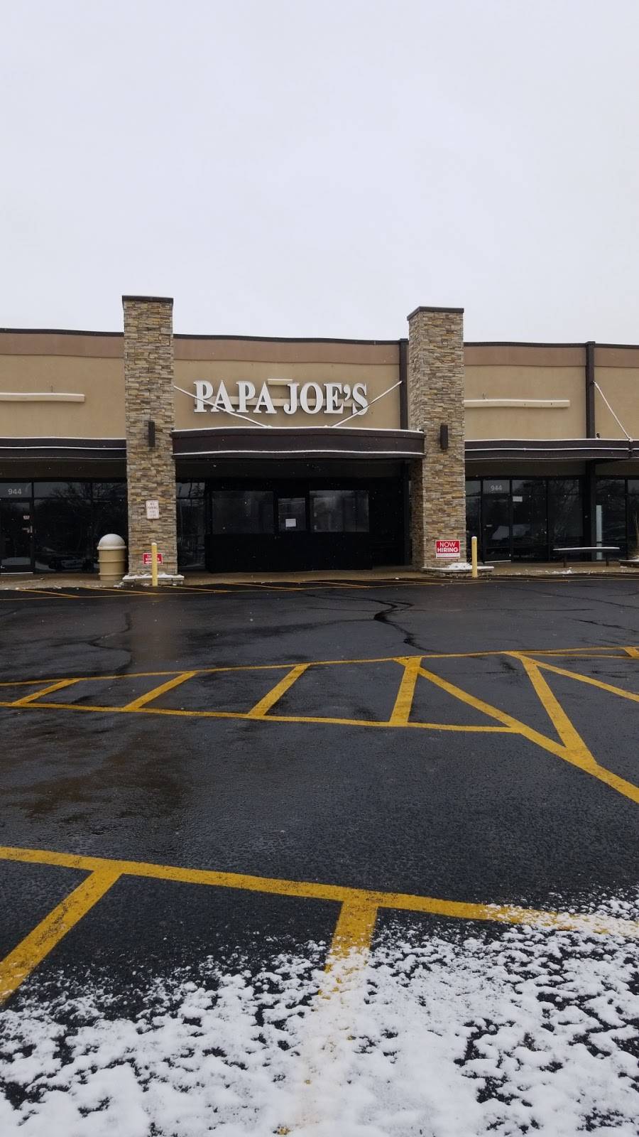 Papa Joes | restaurant | 944 E 9th St, Lockport, IL 60441, USA | 8158389099 OR +1 815-838-9099