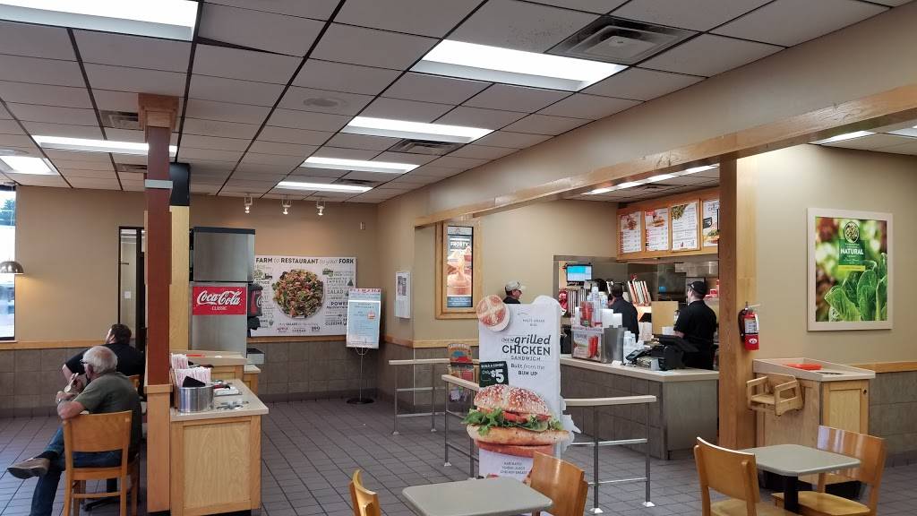 Wendys | restaurant | 713 Oakland Cir, Raphine, VA 24472, USA | 5403775587 OR +1 540-377-5587