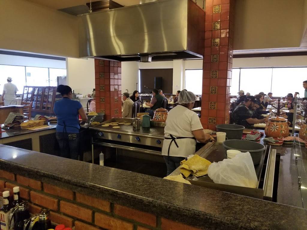 El Sazón de los Abuelos | restaurant | Av. Miguel Hidalgo 448, Zorrilla, 21450 Tecate, B.C., Mexico | 016651226420 OR +52 665 122 6420