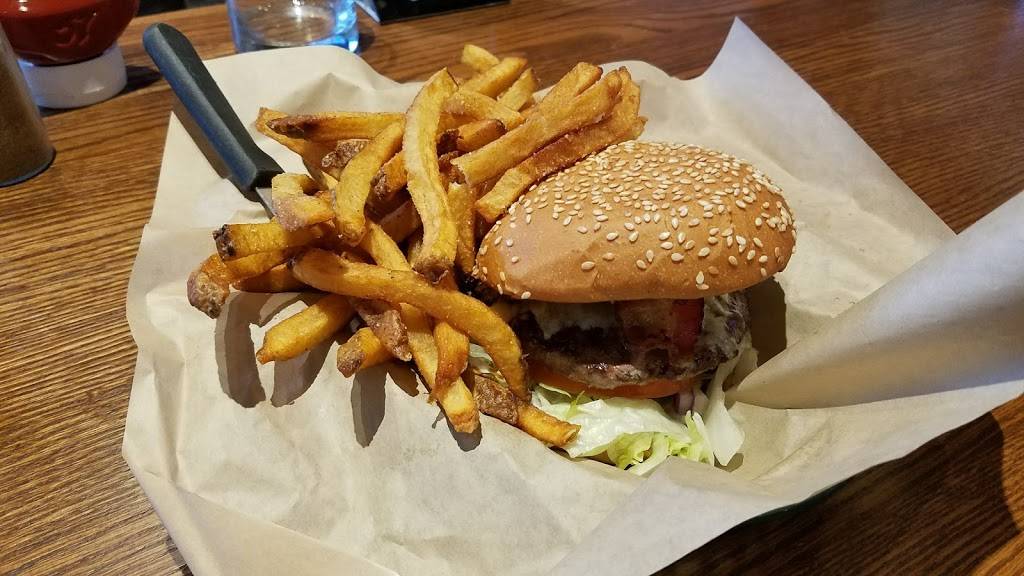 Snuffers Restaurant & Bar | restaurant | 4717 Colleyville Blvd, Colleyville, TX 76034, USA | 6823253625 OR +1 682-325-3625