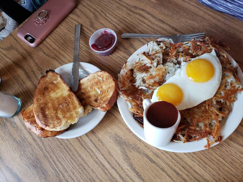 Smoke On the Water | restaurant | 103 Park Ave, Charlevoix, MI 49720, USA | 2312379604 OR +1 231-237-9604