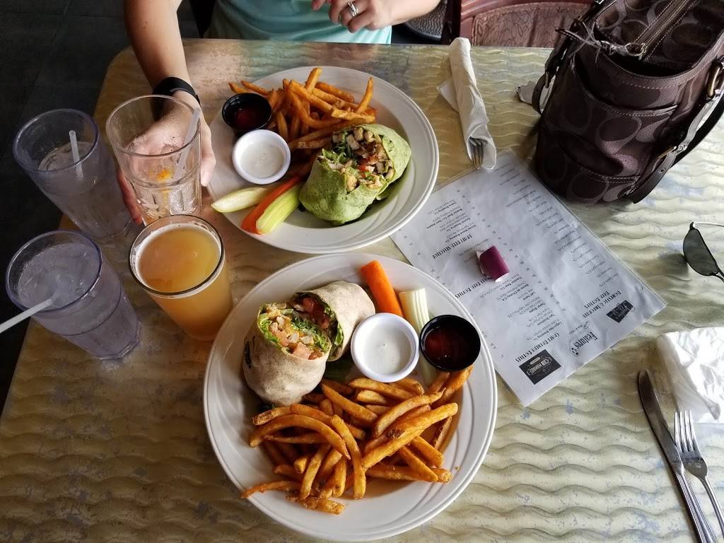 Features Bar & Grill | restaurant | 10 Chicago Ave, Naperville, IL 60540, USA | 6304163310 OR +1 630-416-3310