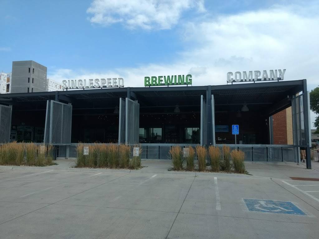 SingleSpeed Brewing Co. | restaurant | 325 Commercial St, Waterloo, IA 50701, USA | 3198833604 OR +1 319-883-3604