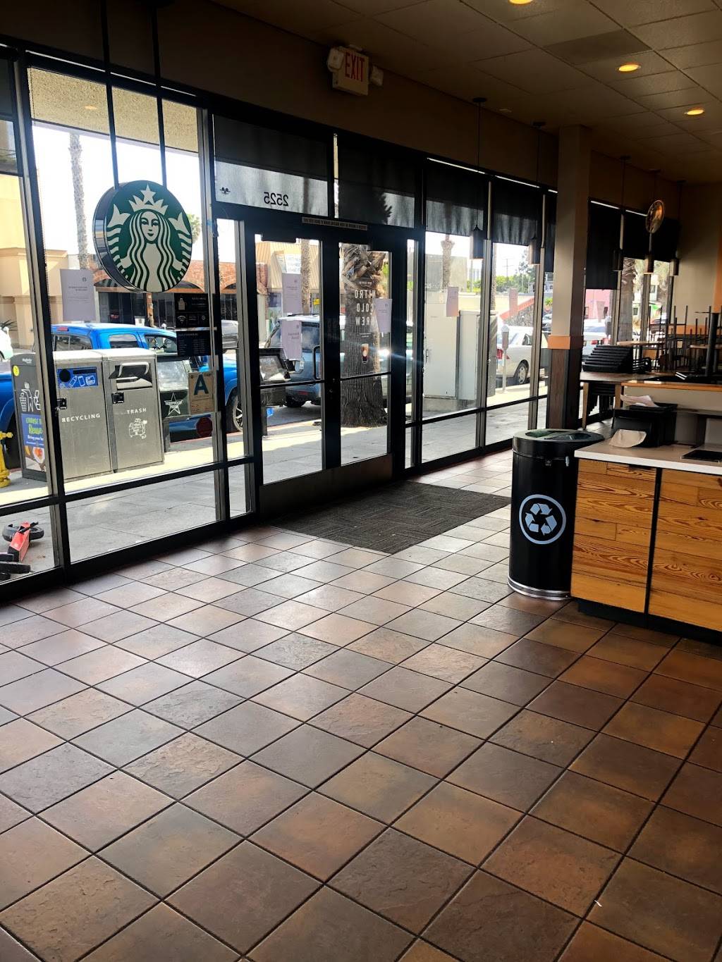 Starbucks | cafe | 2525 Wilshire Blvd, Santa Monica, CA 90403, USA | 3102640669 OR +1 310-264-0669