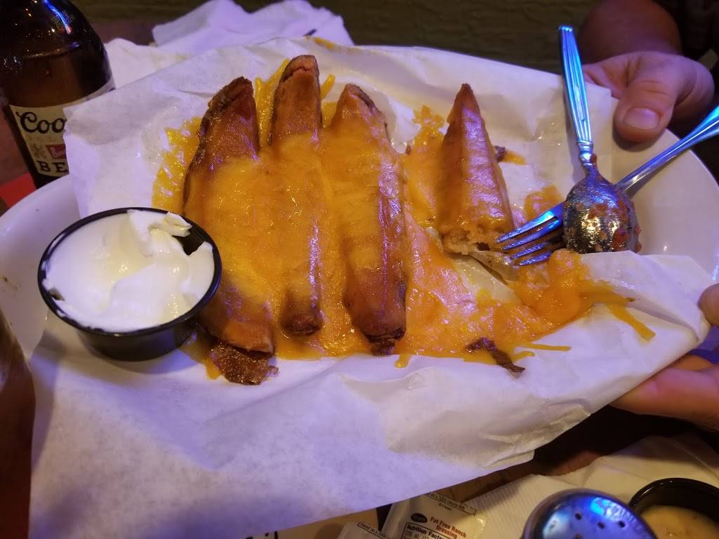 Sand Trap Bar & Grill | restaurant | 13037 Holmes Rd, Kansas City, MO 64145, USA | 8169420990 OR +1 816-942-0990