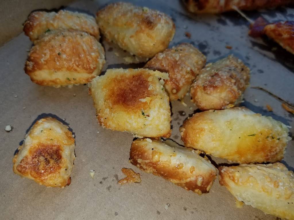 Dominos Pizza | meal delivery | 401 E Michigan Ave, Saline, MI 48176, USA | 7349444555 OR +1 734-944-4555