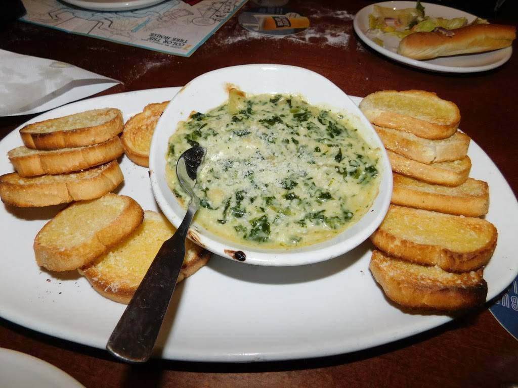 Olive Garden Italian Restaurant | meal takeaway | 2801 E Busch Blvd, Tampa, FL 33612, USA | 8139339194 OR +1 813-933-9194