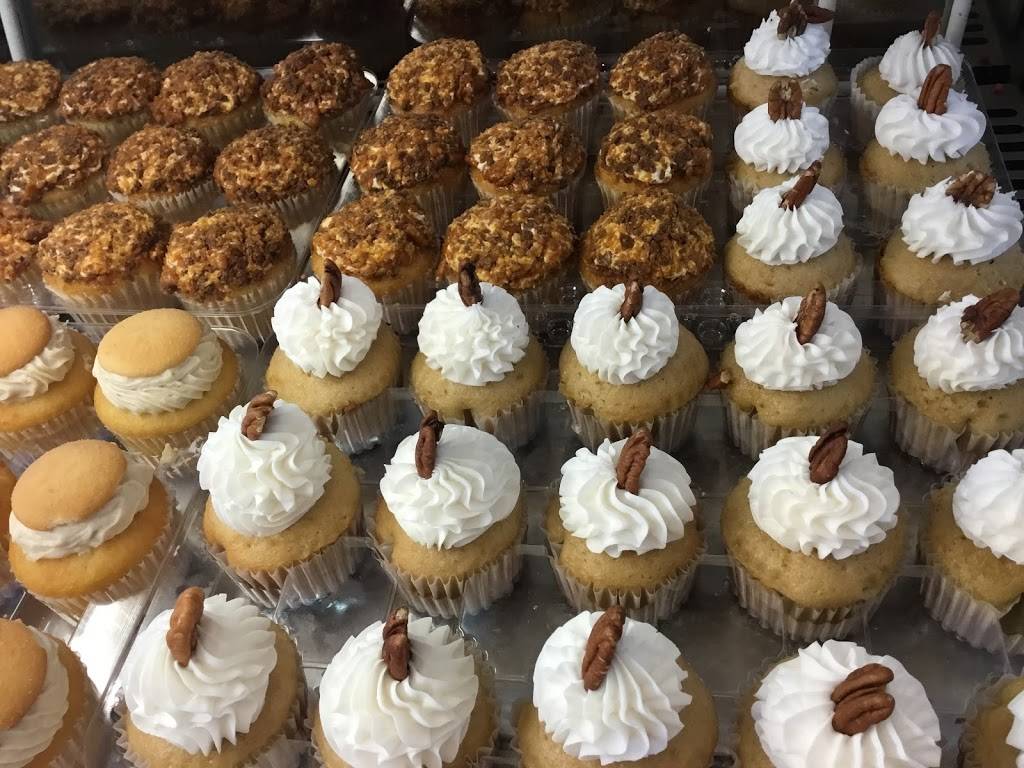 Bougie Berries Dessert Boutique | restaurant | 7157 W Burleigh St, Milwaukee, WI 53210, USA | 6624268443 OR +1 662-426-8443